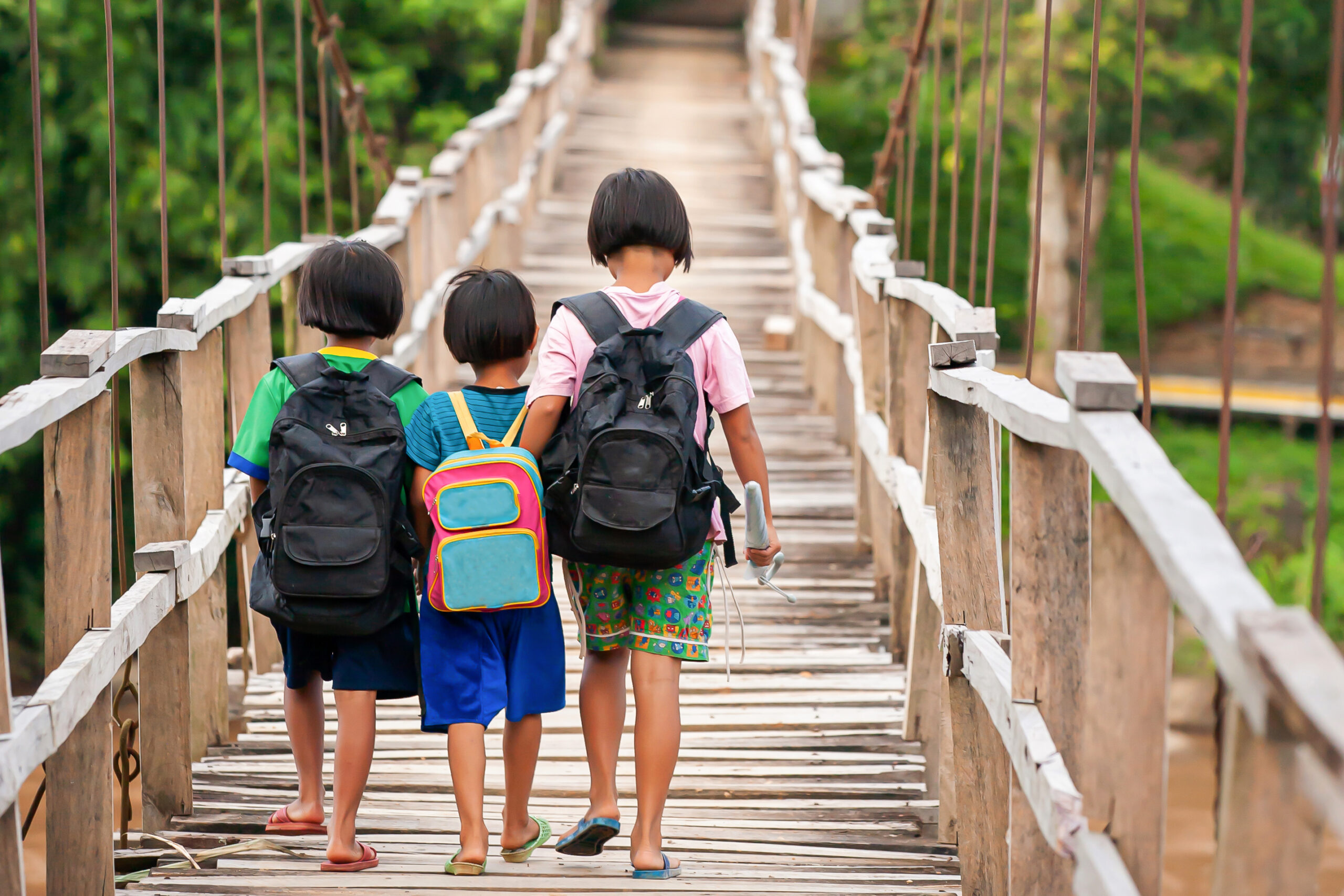 Niños y niñas de Myanmar en Tailandia: su lucha continúa por el derecho a la educación
