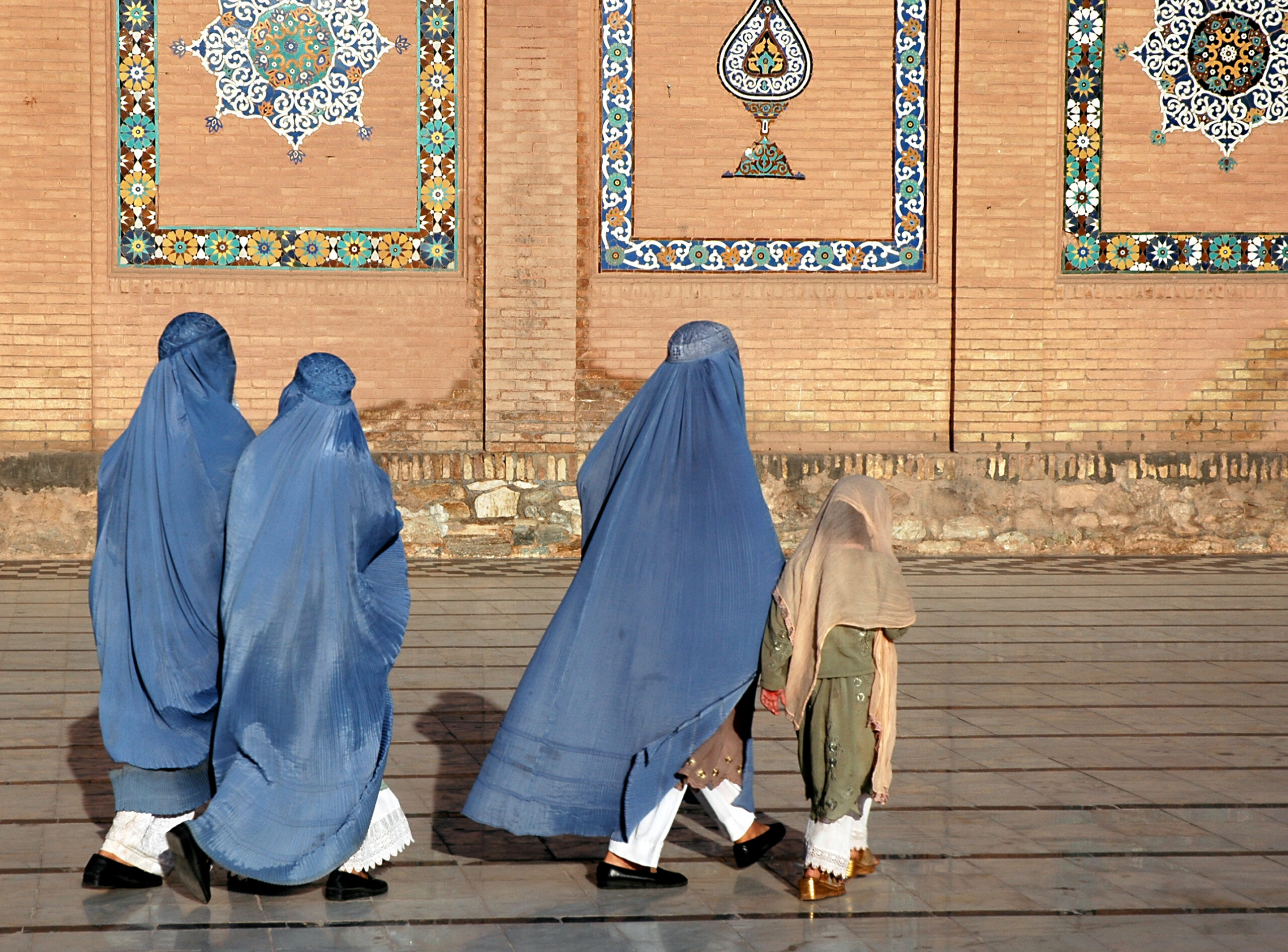 Anulados los derechos de las niñas afganas: las secuelas de la toma del poder por parte de los talibanes