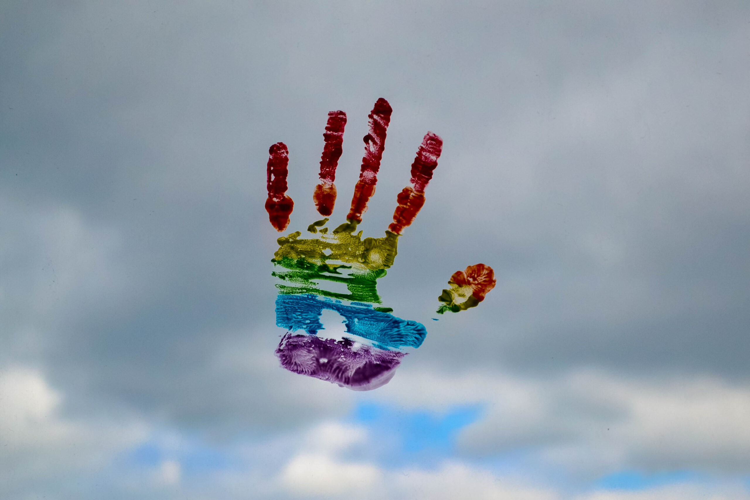 Nueva ley anti-LGBTQI+ de Hungría: deterioro del espíritu de comprensión, paz y tolerancia